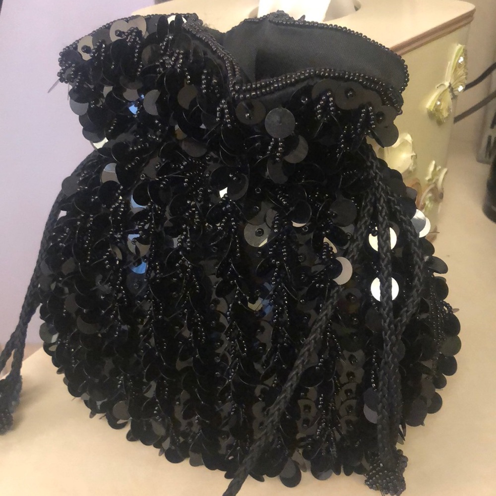 Sequins and beads cinch top evening bag